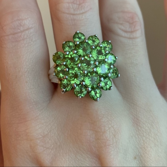 Peridot Ring in Sterling Silver - Picture 5 of 10
